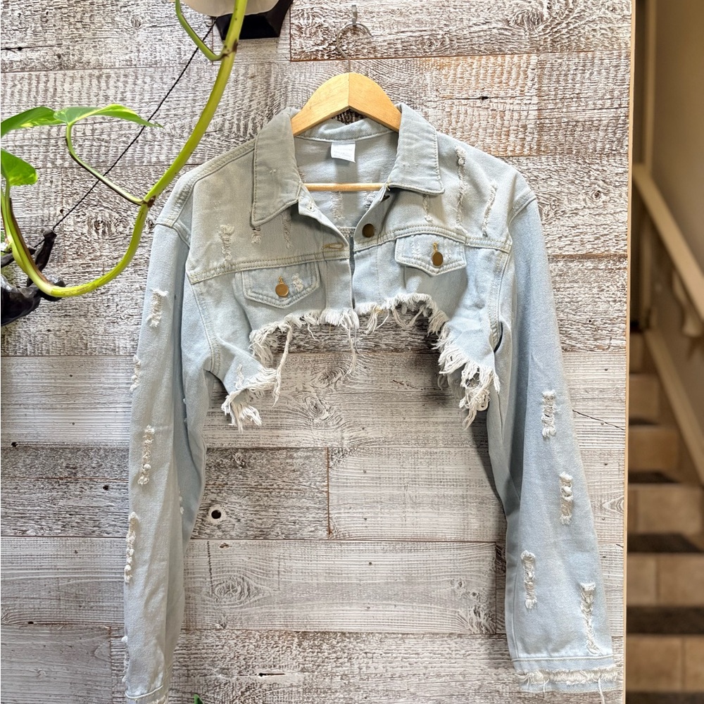🏷 Western Distressed Extreme Crop Denim Jean Jacket - Women's XL, Light Wash